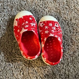 Toddler native shoes red with white stars